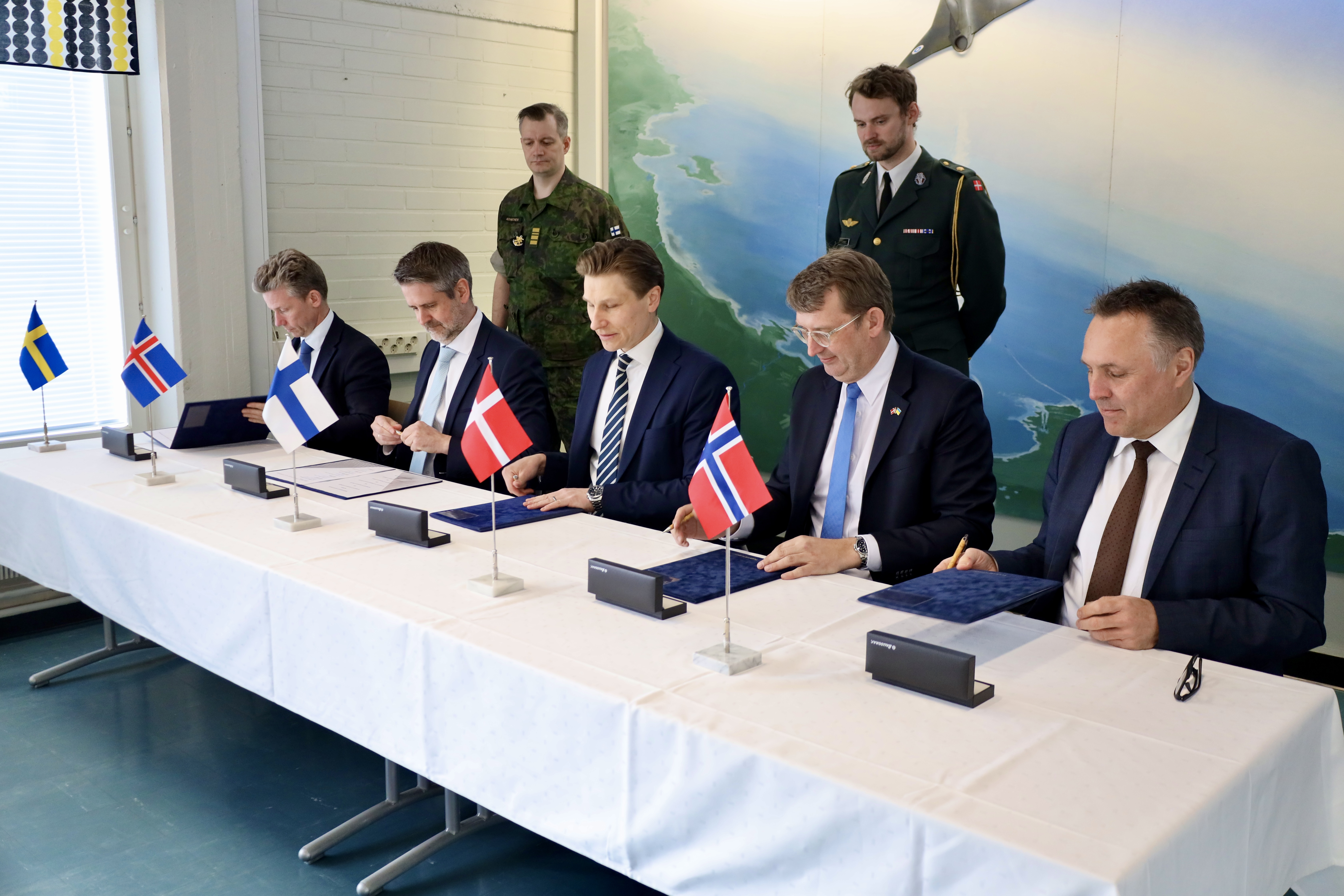 De nordiska försvarsministrarna undertecknar ett uppdaterat samförståndsavtal om det nordiska försvarssamarbetet Nordefco.