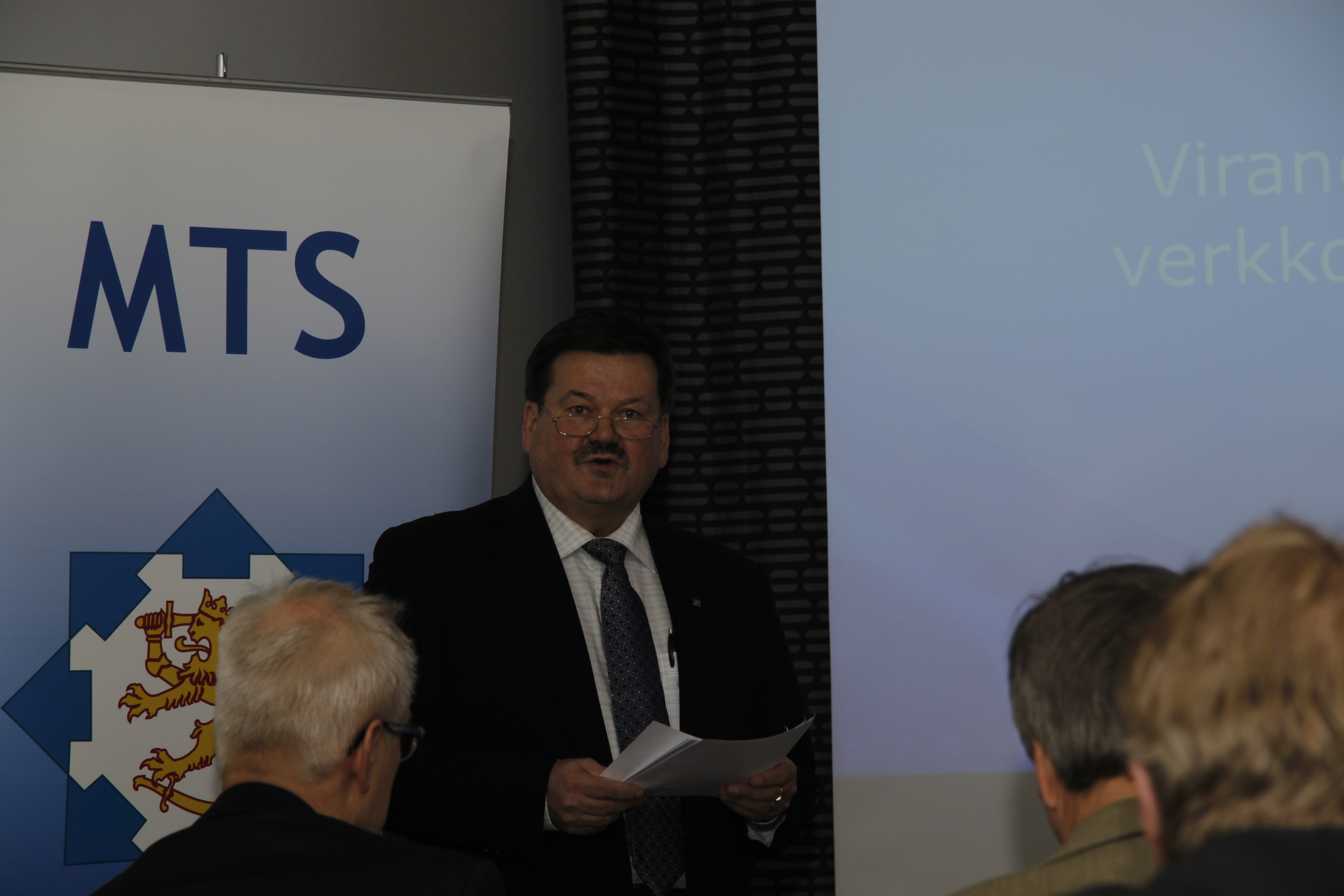 Aamiaisseminaari081211 EskoKurvinen