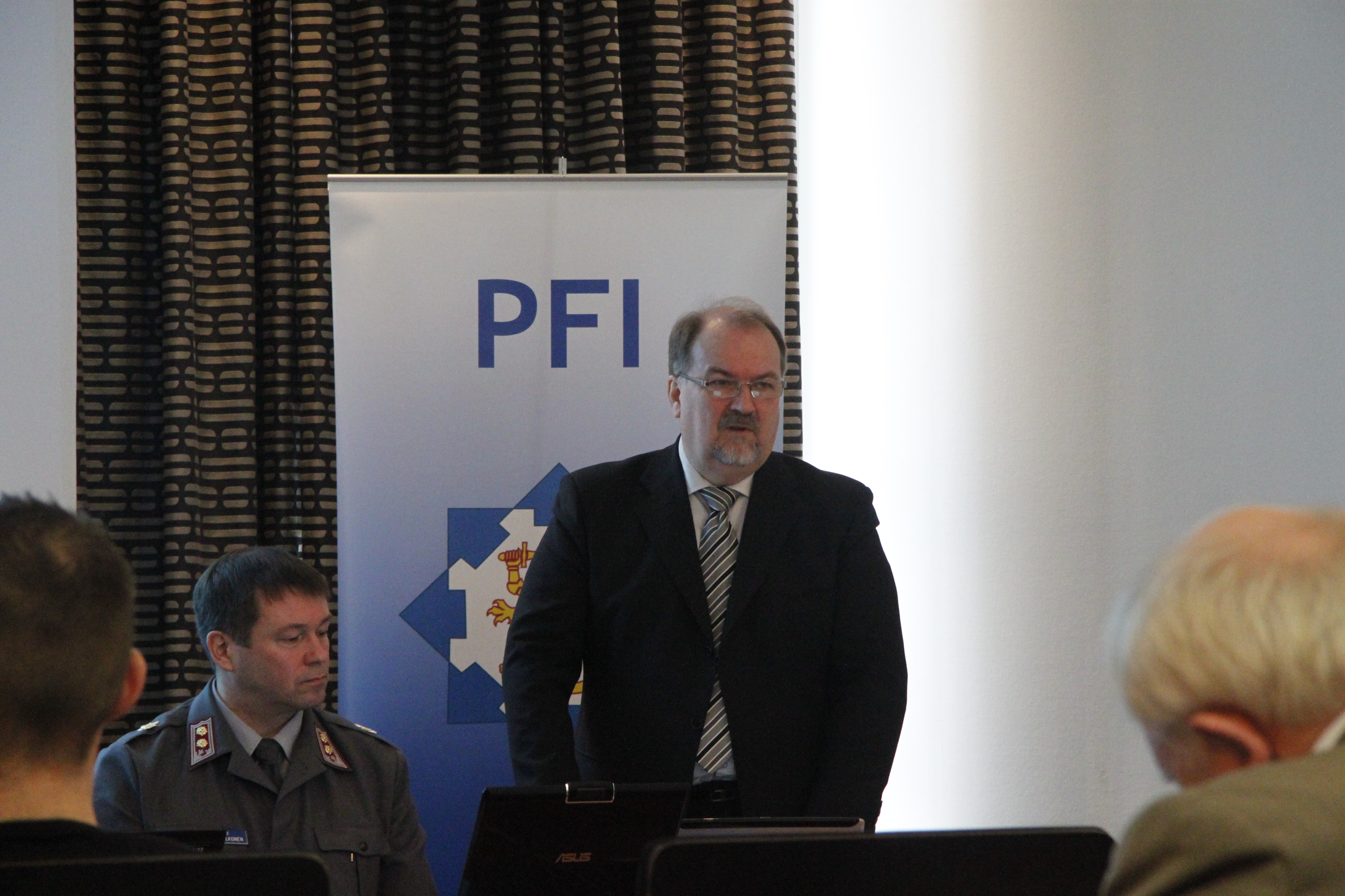 Aamiaisseminaari081211 YrjöBenson