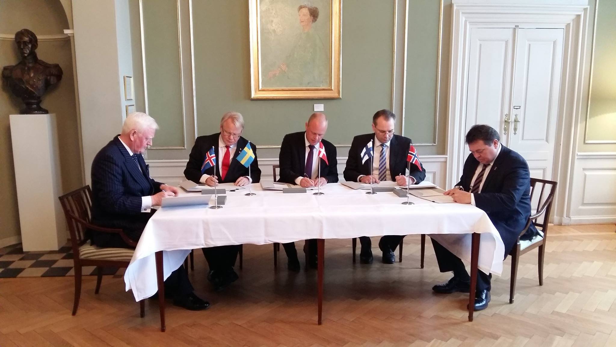 De nordiska försvarsministrarna undertecknar samförståndsavtal mellan de nordiska länderna om förenklade regler om inresa.