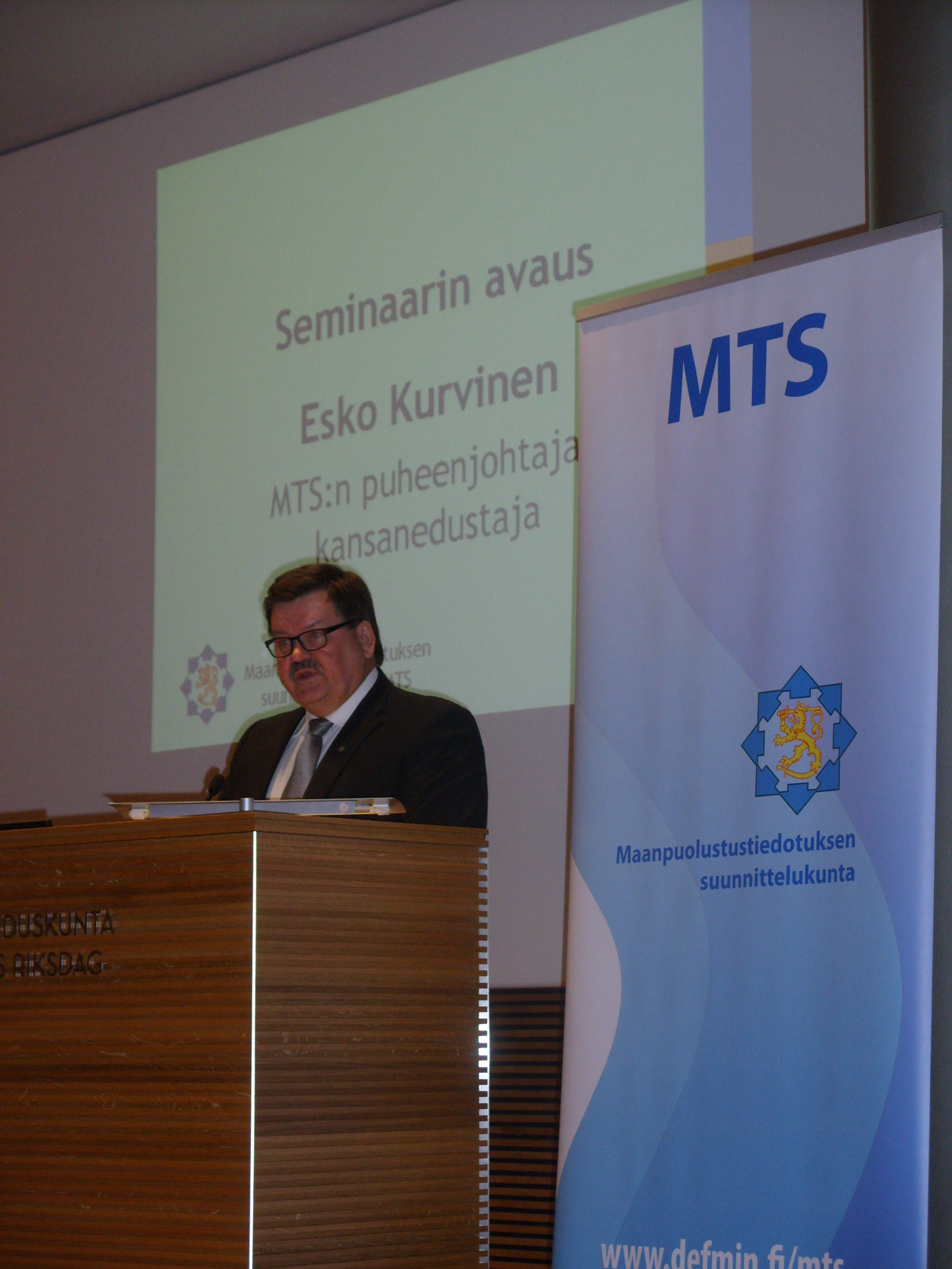Esko Kurvinen MTSn asevelvollisuusseminaari 26.2.2014