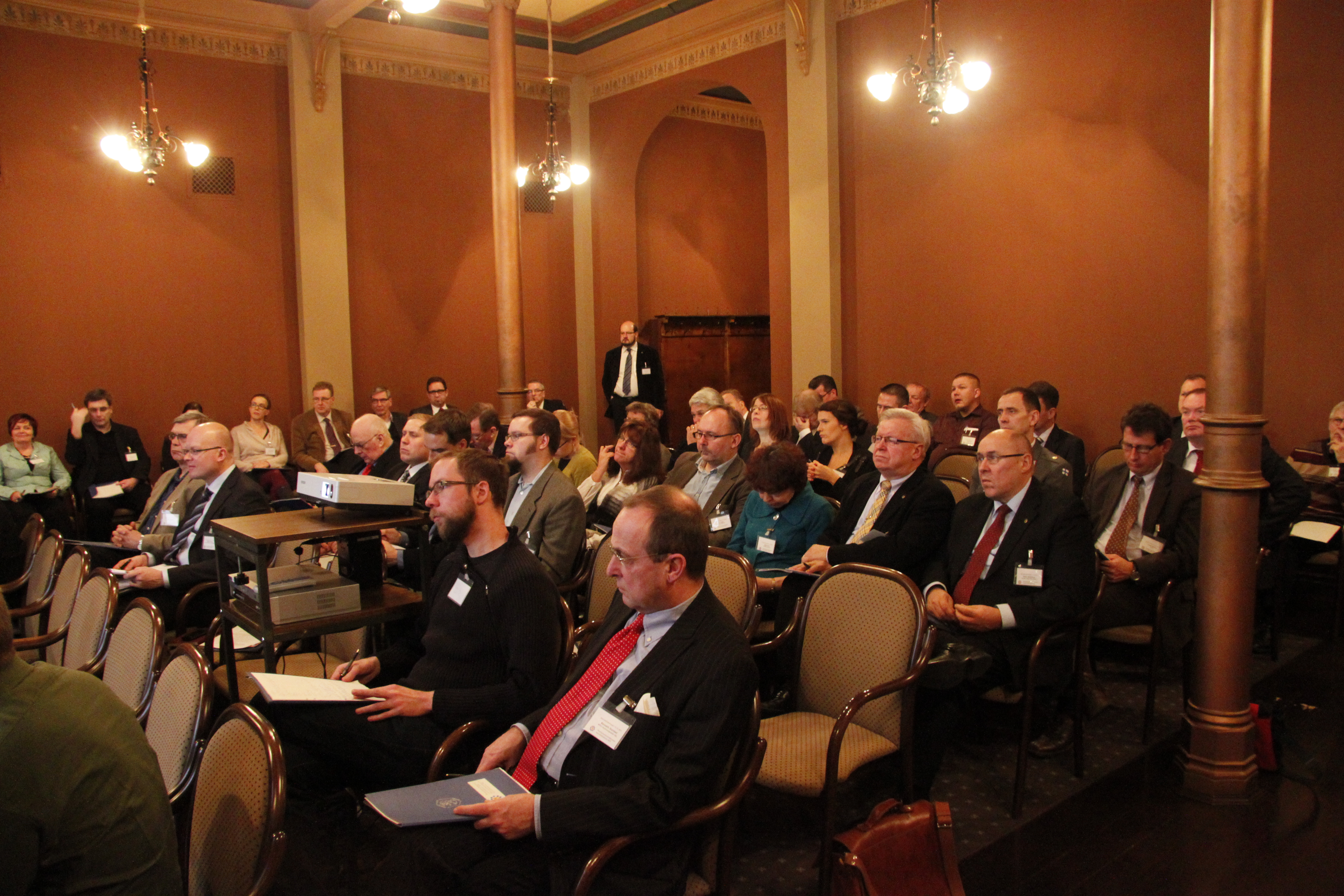 MTSJournalistiseminaari13.1211.Yleisöä