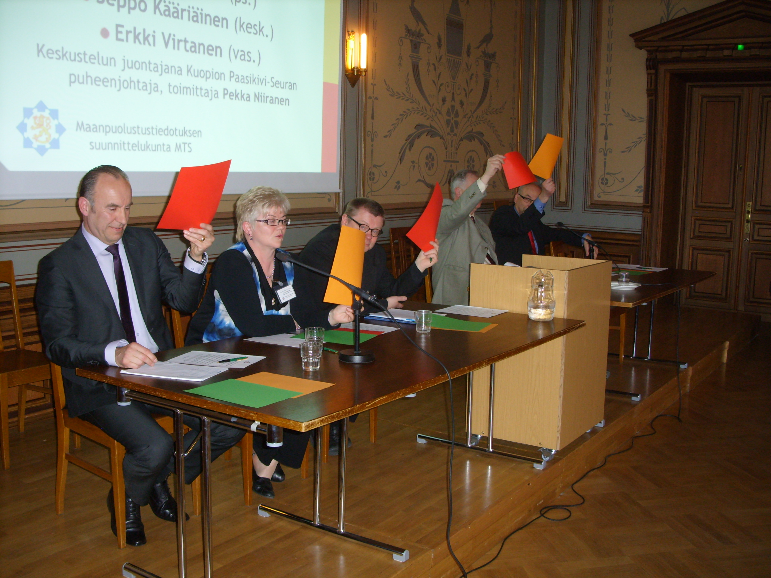 MTS Yleisötilaisuuden 14.5.12 panelistit2