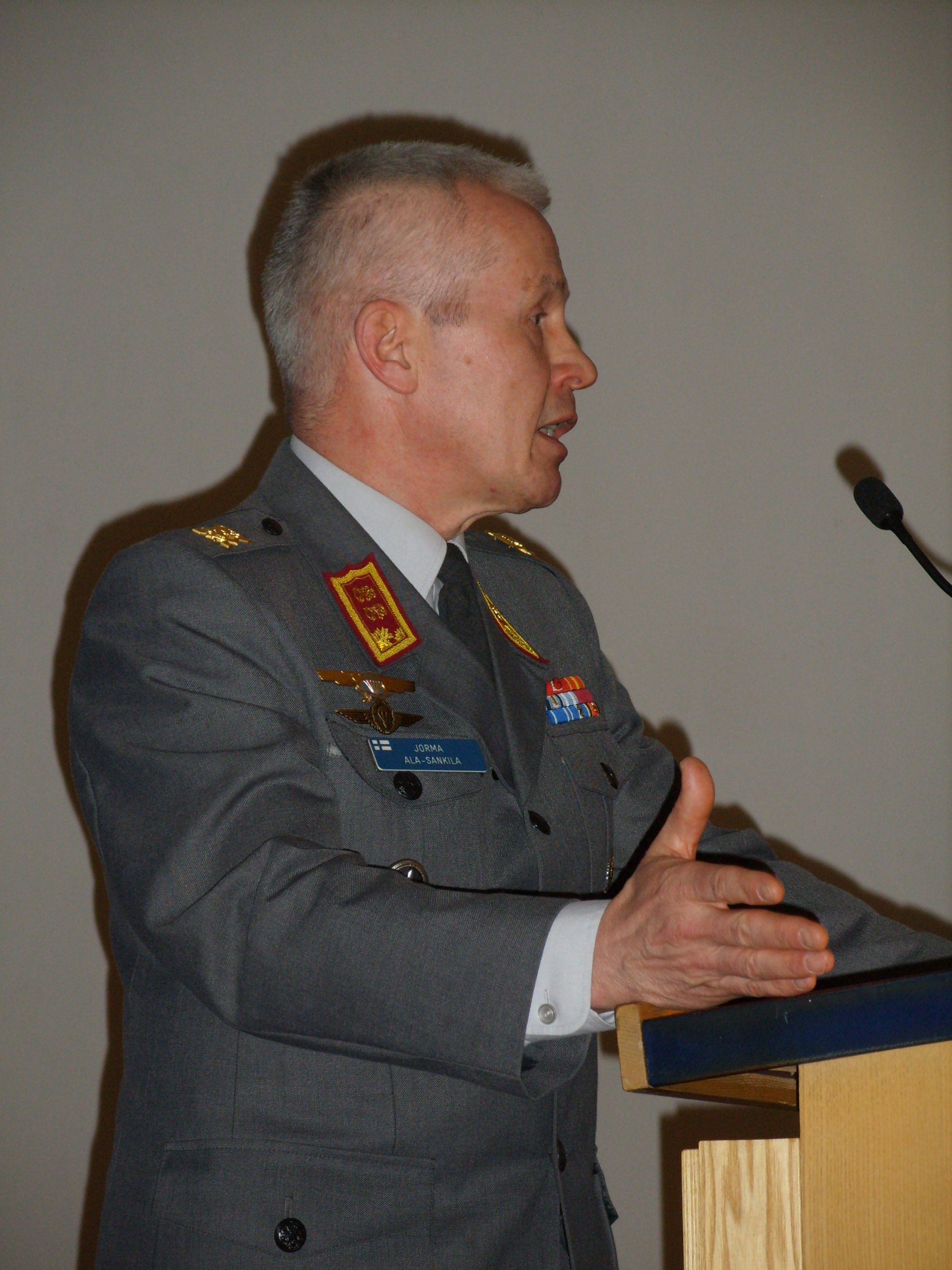 Maavoimien esikuntapäällikkö Jorma Ala-Sankila MTS yleisötilaisuus Seinäjoki 16.3.2015