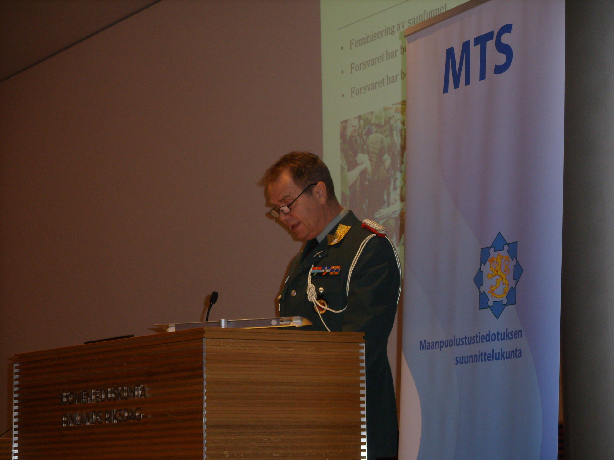 Per Arne Five MTSn asevelvollisuusseminaari 26.2.2014