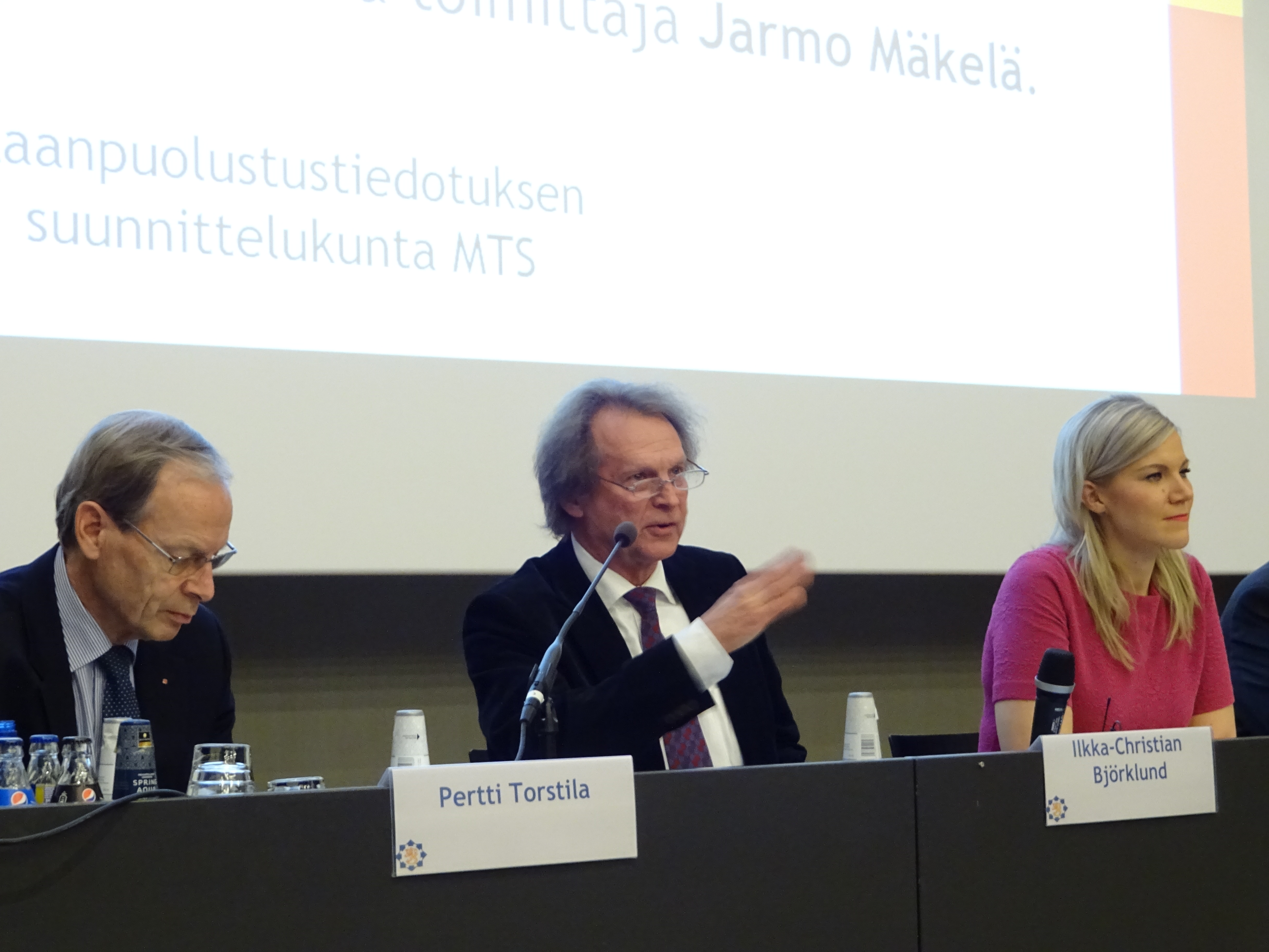 Pertti Torstila Ilkka-Christian Björklund Sofia Vikman MTS 40-vuotta 22.11.2016