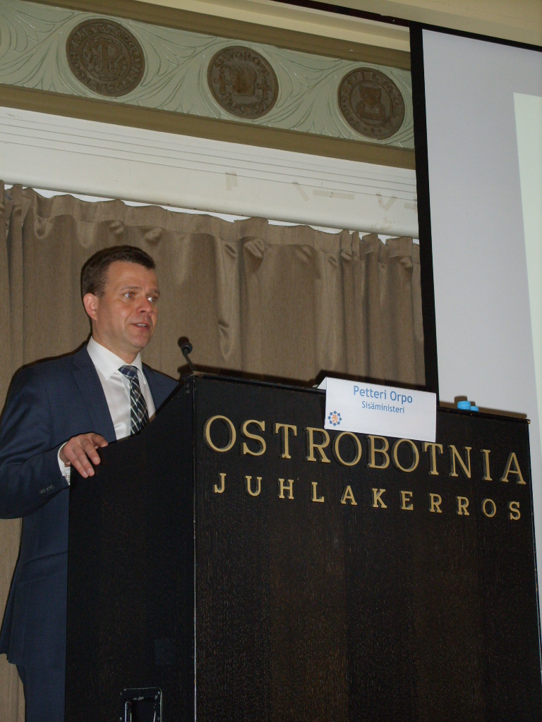 Sisäministeri Petteri Orpo MTSn Rajaturvallisuusseminaari 6.4.2016