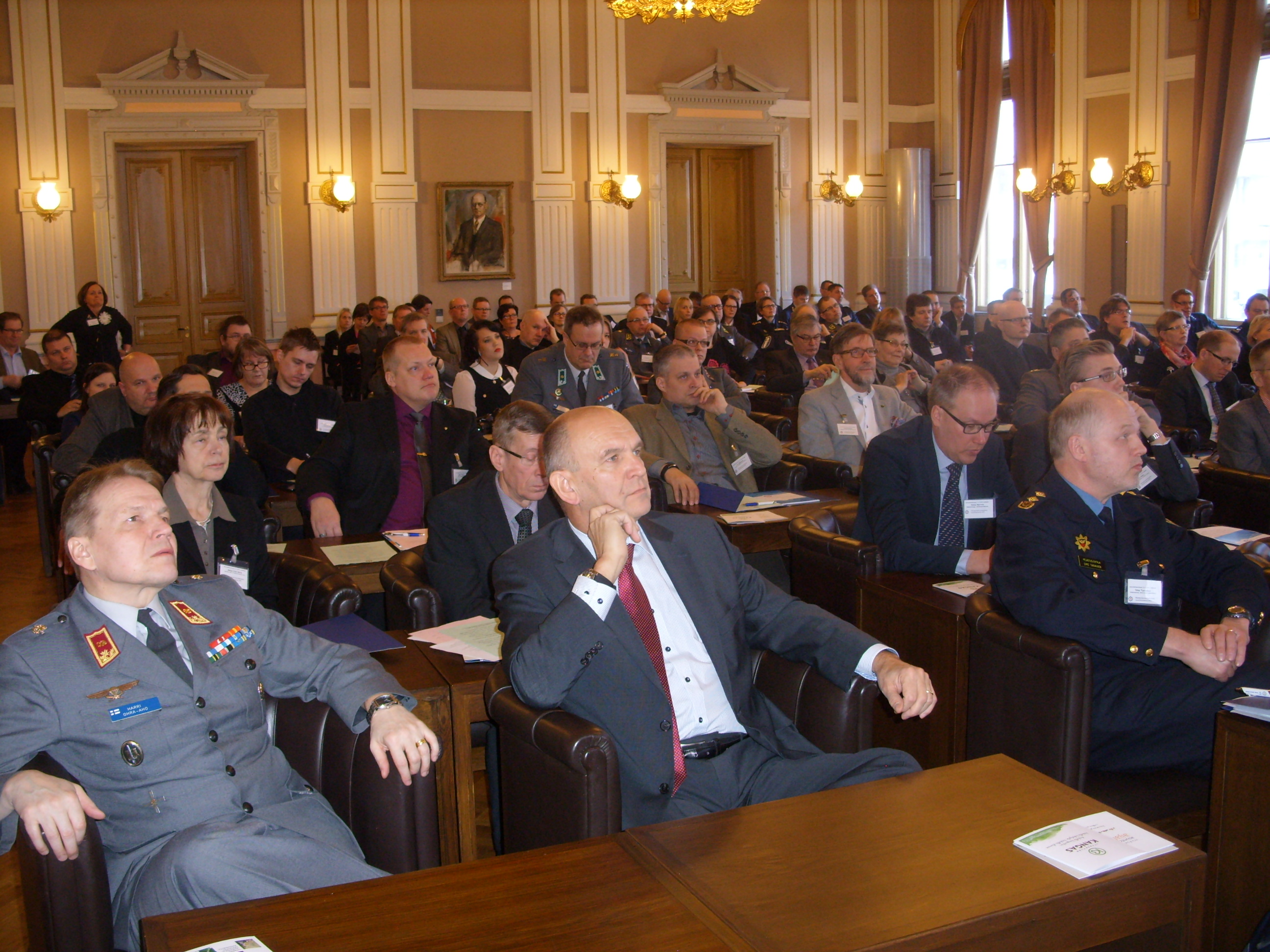 Yleisöä II MTS 31.3.14 Jyväskylän valtuustosali