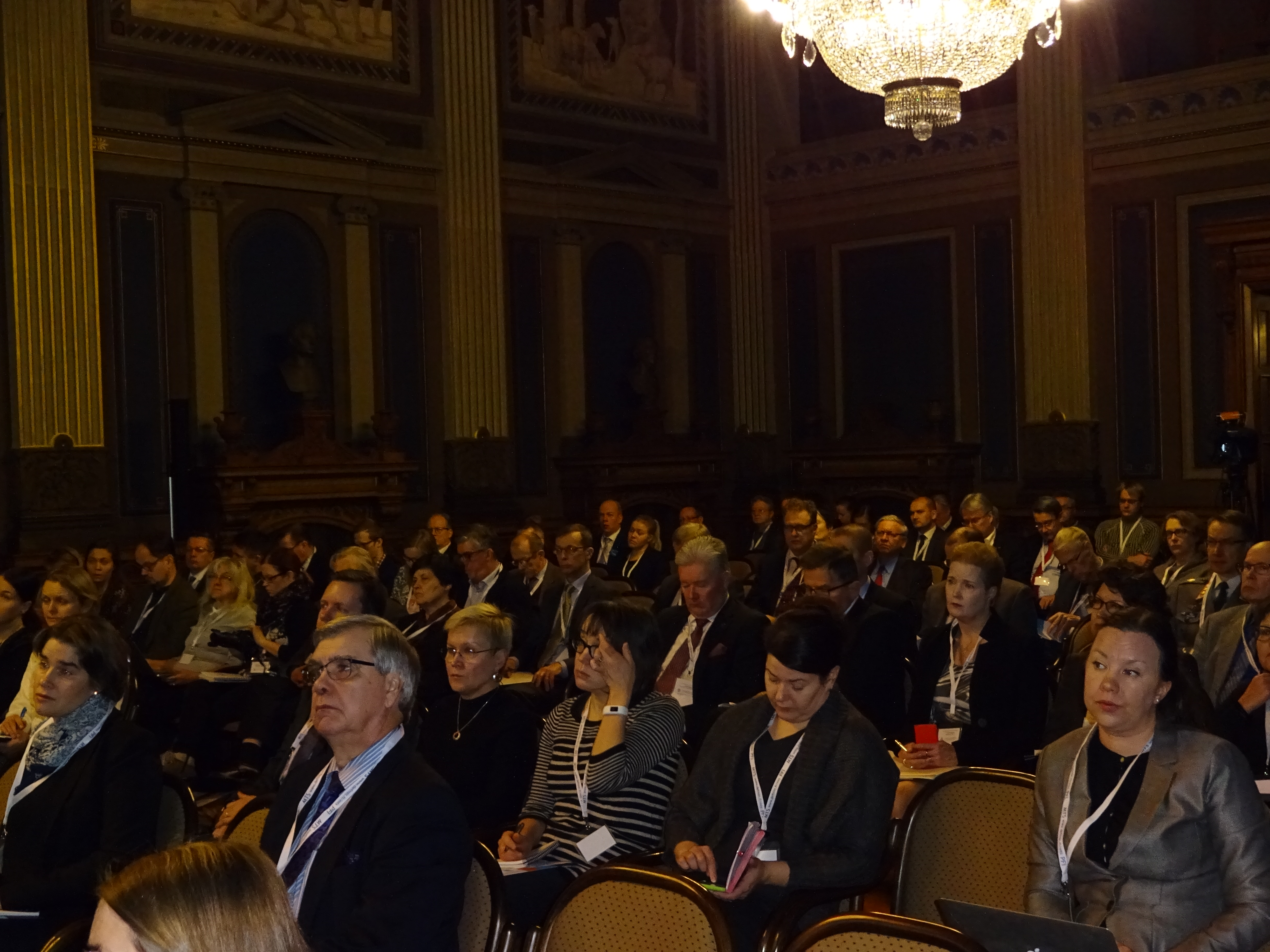 Yleisöä MTS 14.12.2016 Journalistiseminaari