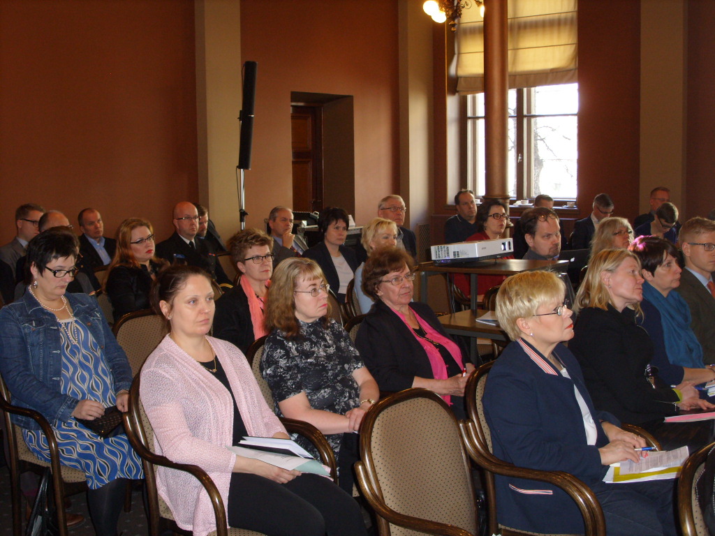 Yleisöä MTS 21.4.2016