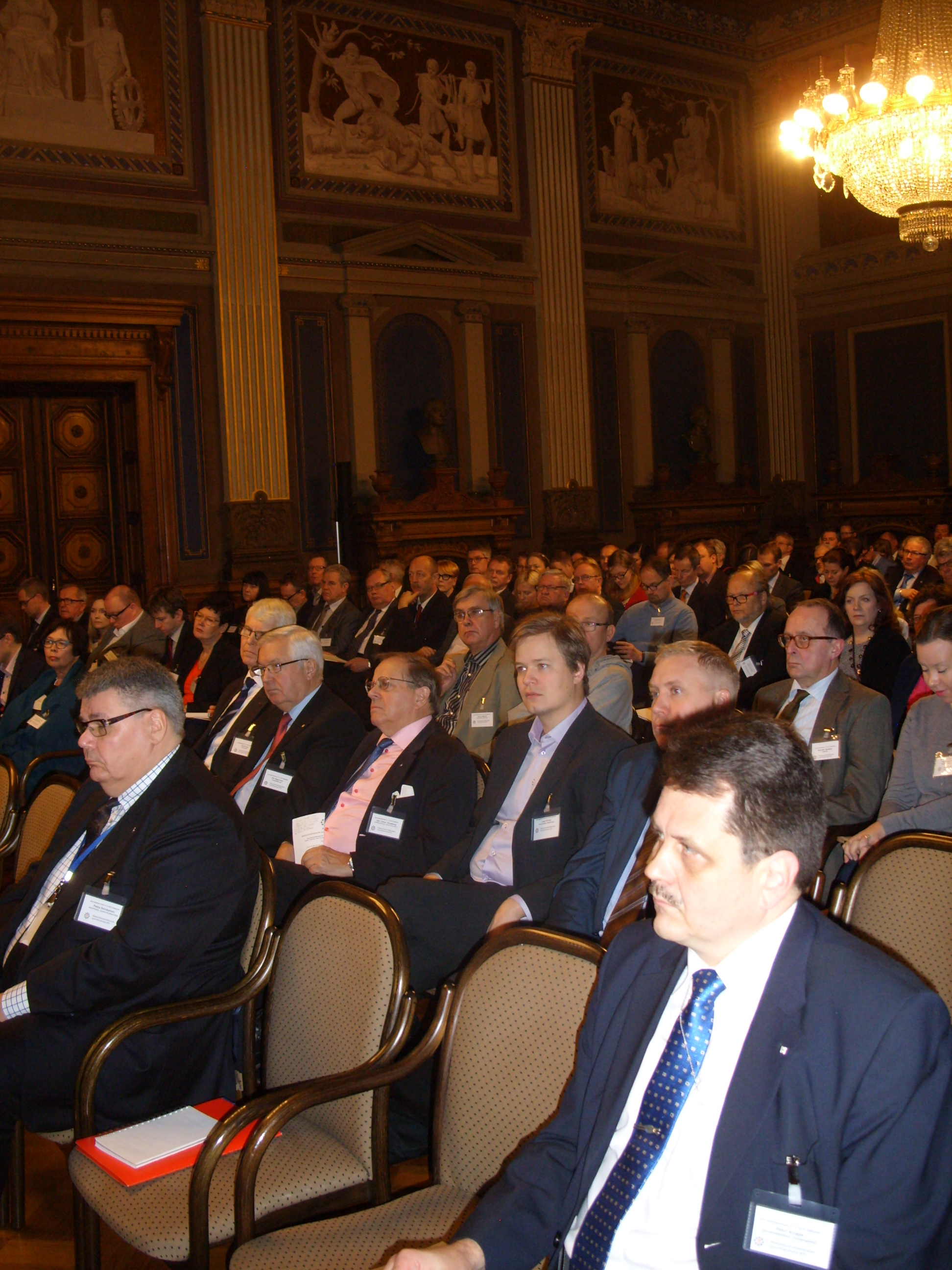 Yleisöä MTS 9.12.15