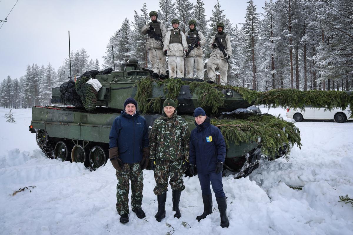 Ministers of Defence of Finland, Sweden and Norway at the Cold Response 26 exercise.