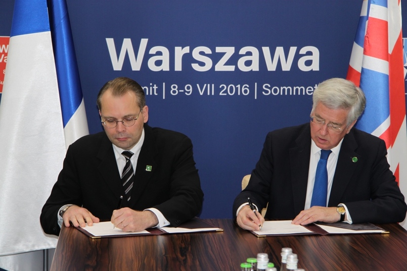 Varsova 2016 Allekirjoitus asiakirja