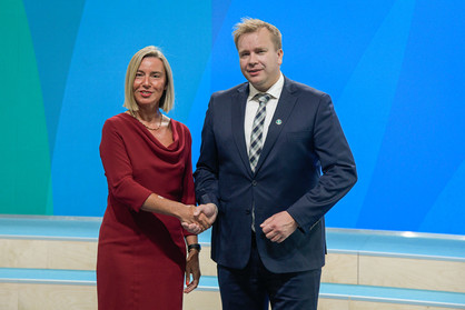 Puolustusministeri Antti Kaikkonen ja EU:n ulkoasioiden ja turvallisuuspolitiikan korkea edustaja Federica Mogherini puolustusministerien epävirallisessa kokouksessa Helsingissä elokuussa 2019.