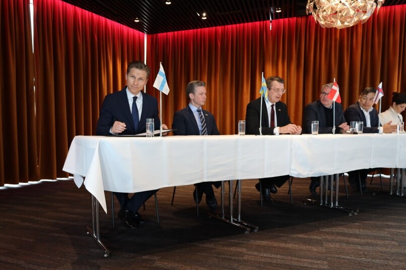 The Nordic Defence Ministers signing NORDEFCO Vision 2030.